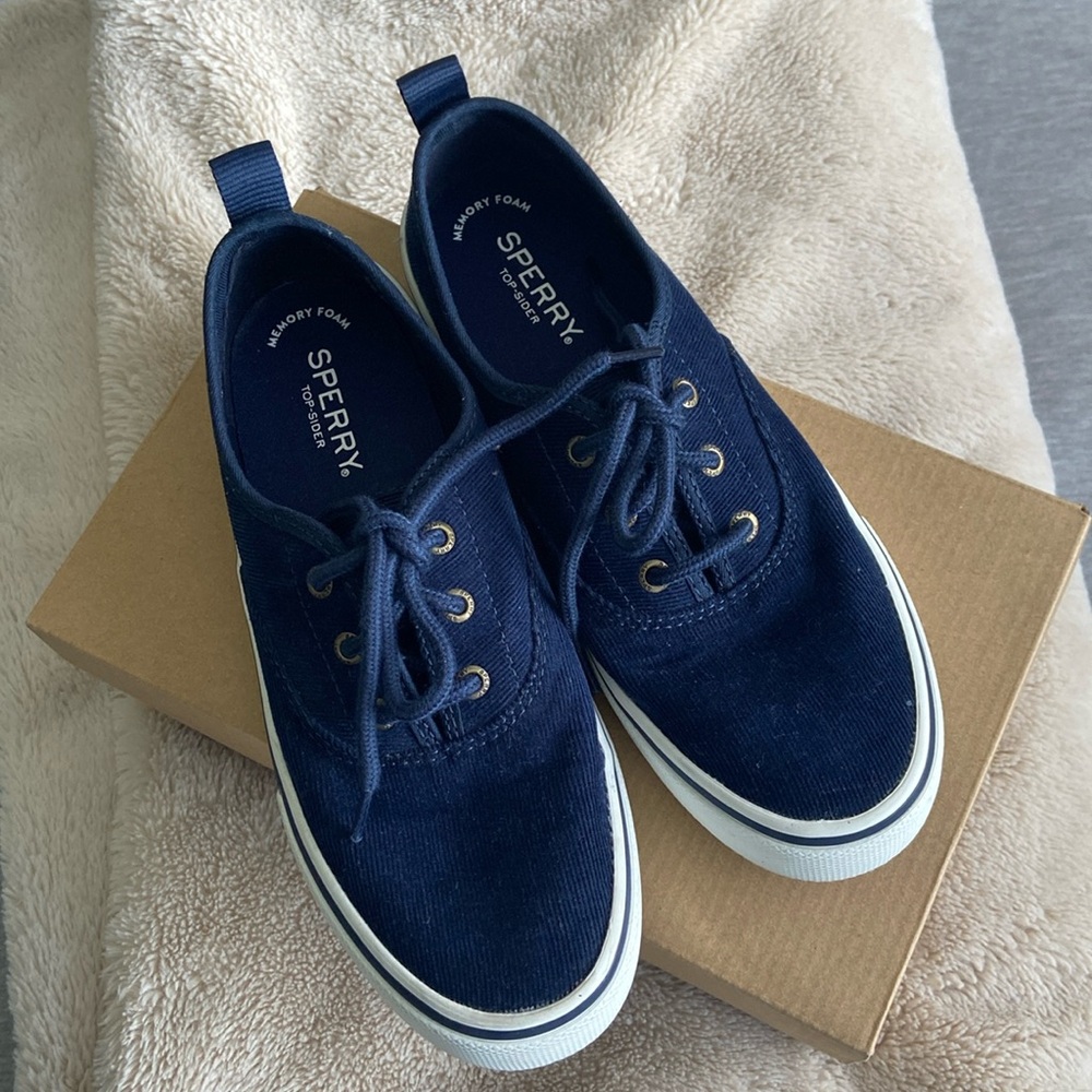 Sperry Tennis shoes